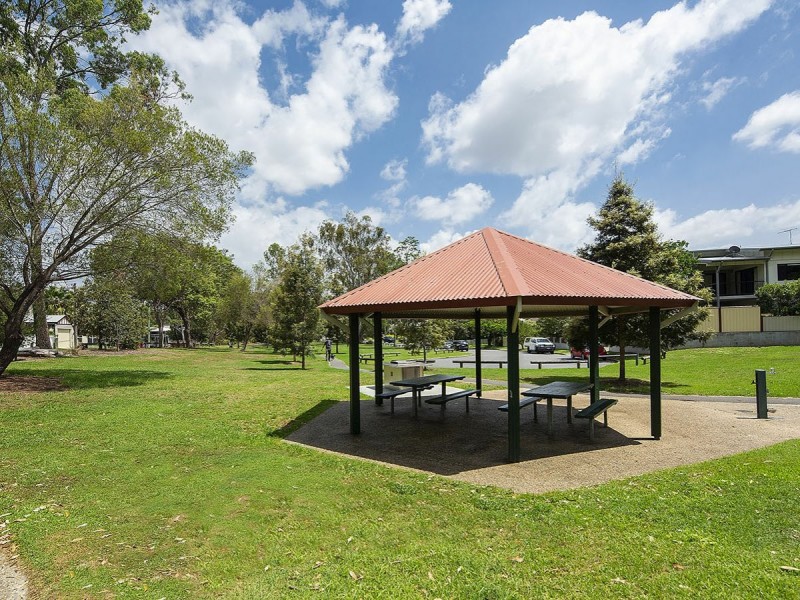 22 Tennessee Avenue, Annerley QLD 4103