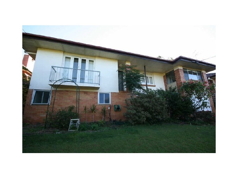 11 Strathfield Street, Tarragindi QLD 4121