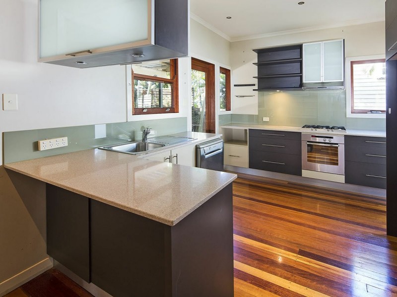 6 Ormuz Road, Yeronga QLD 4104