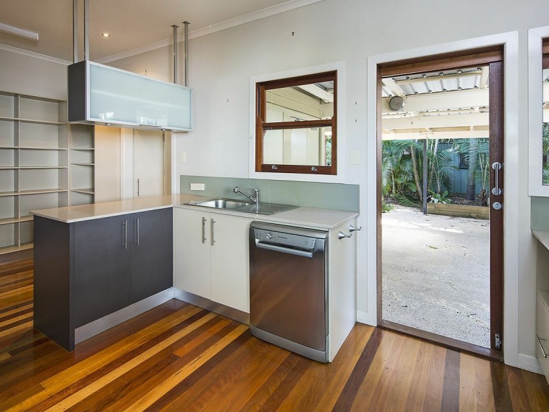 6 Ormuz Road, Yeronga QLD 4104