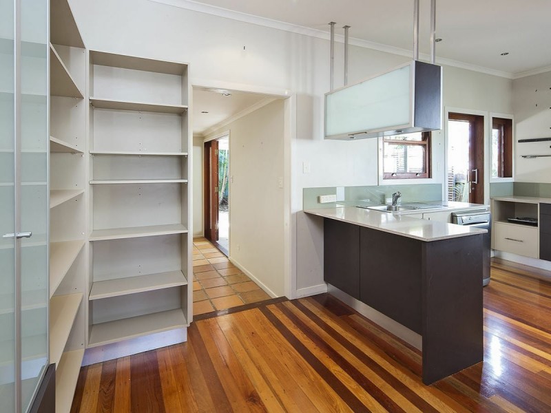 6 Ormuz Road, Yeronga QLD 4104