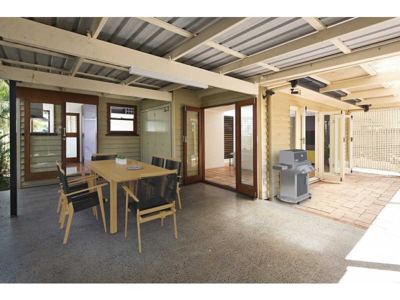 6 Ormuz Road, Yeronga QLD 4104