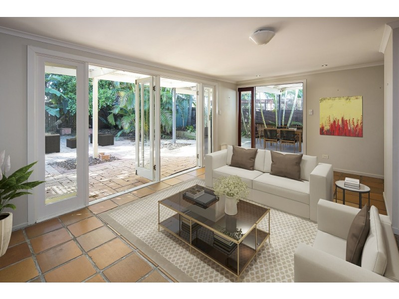 6 Ormuz Road, Yeronga QLD 4104