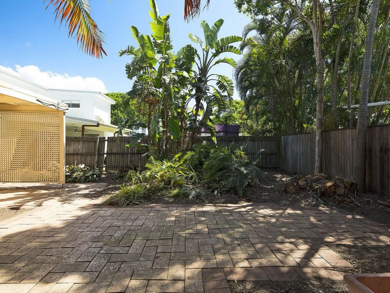 6 Ormuz Road, Yeronga QLD 4104