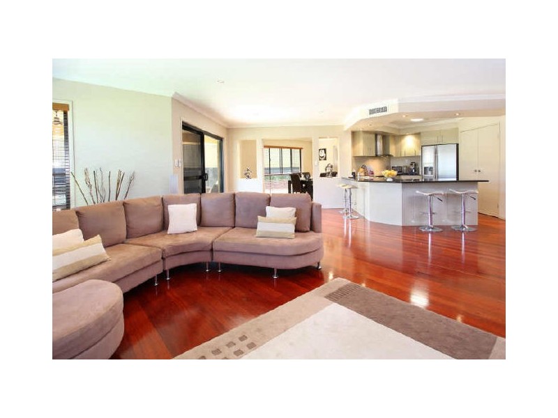 10 John Street,, Manly West QLD 4179