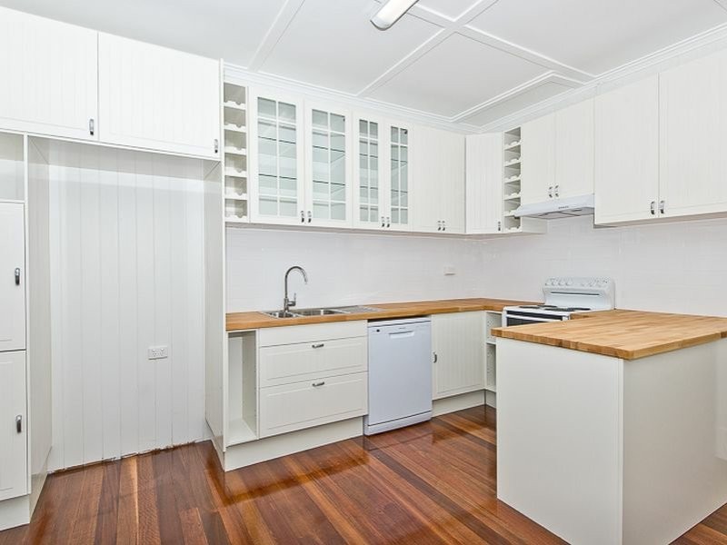50 Wilkins Street West, Fairfield QLD 4103