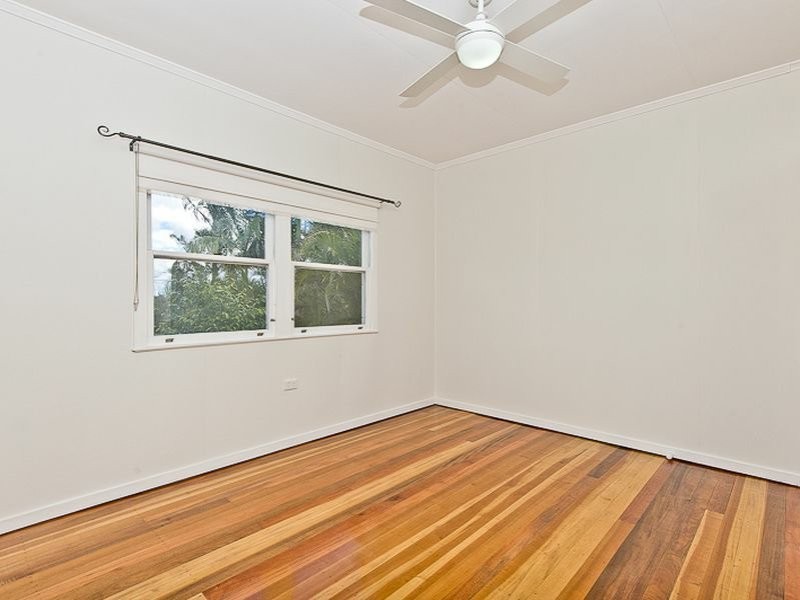 50 Wilkins Street West, Fairfield QLD 4103