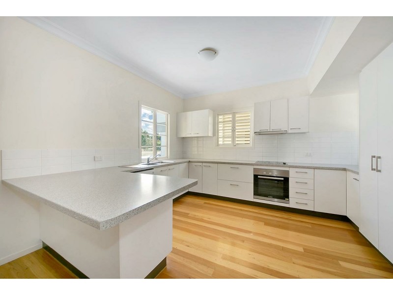 9 Stimpson Street, Fairfield QLD 4103