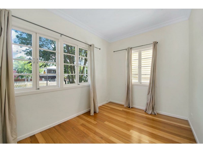 9 Stimpson Street, Fairfield QLD 4103