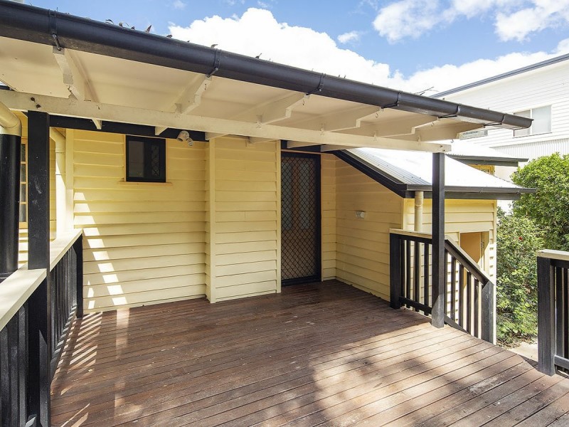 9 Stimpson Street, Fairfield QLD 4103