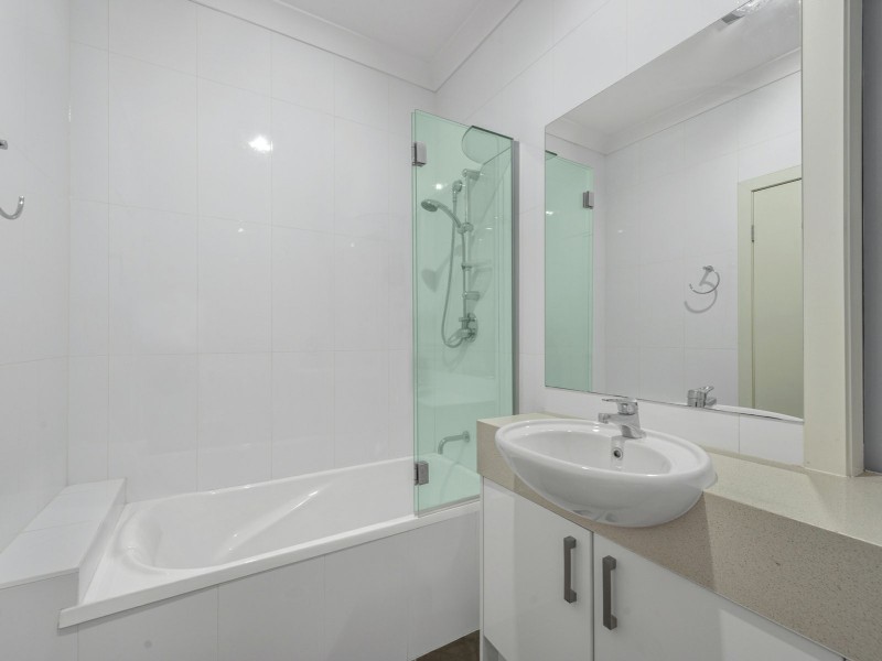 2/22 Park Street, Hawthorne QLD 4171