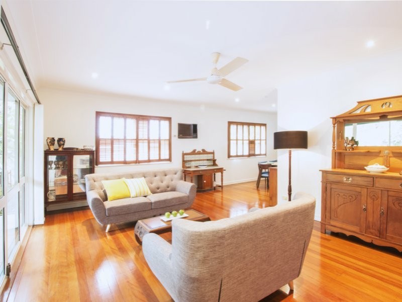 32 Ormadale Road, Yeronga QLD 4104