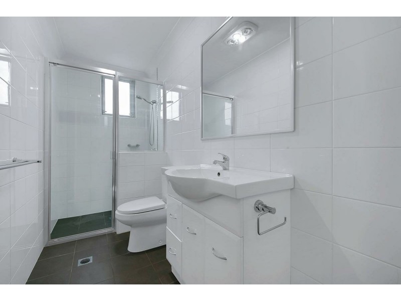 4 & 8/1 Waldheim Street, Annerley QLD 4103