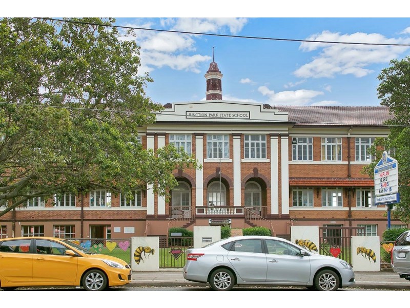4 & 8/1 Waldheim Street, Annerley QLD 4103