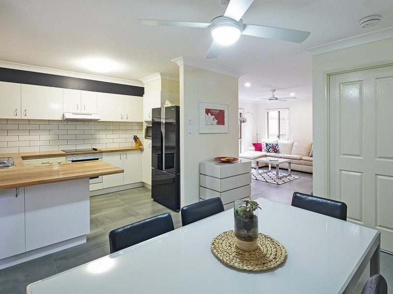 18/10 Chapman Place, Oxley QLD 4075