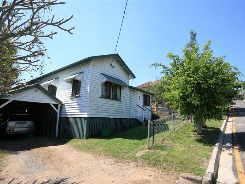 11 Sampson Street, Annerley QLD 4103