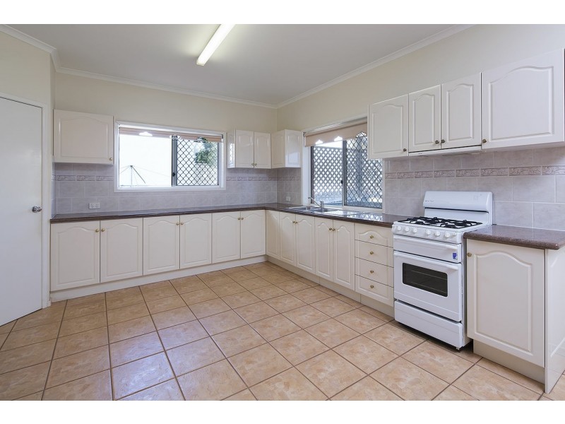33 Wolseley Street, Woolloongabba QLD 4102