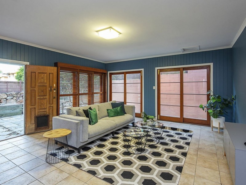 64 Waverley Street, Annerley QLD 4103