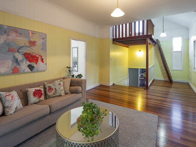 64 Waverley Street, Annerley QLD 4103