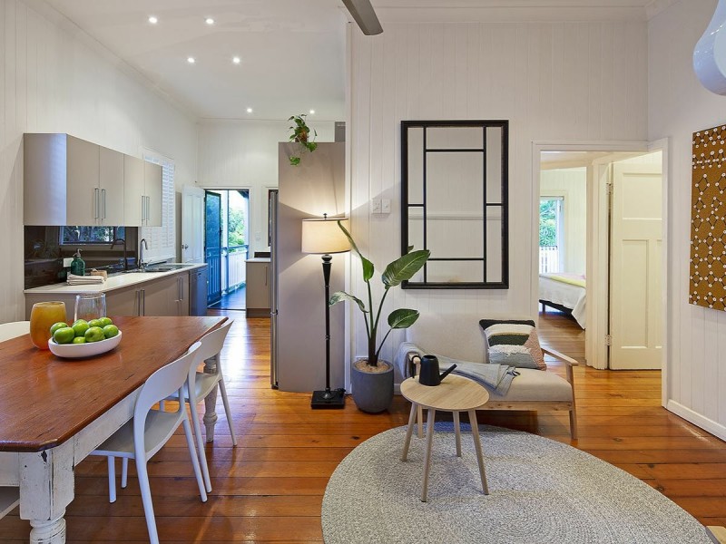 27 Livingstone Street, Yeerongpilly QLD 4105