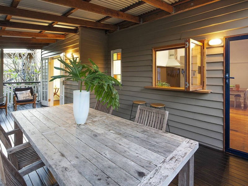 27 Livingstone Street, Yeerongpilly QLD 4105