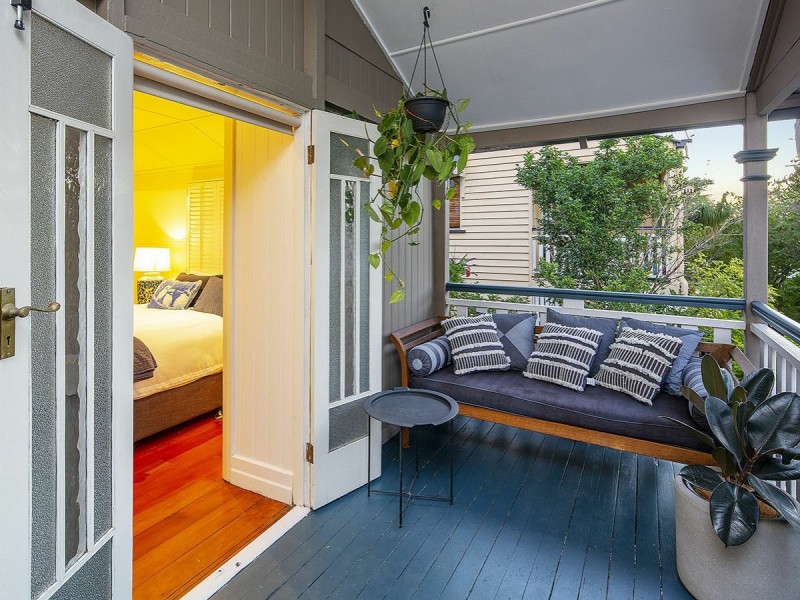 27 Livingstone Street, Yeerongpilly QLD 4105