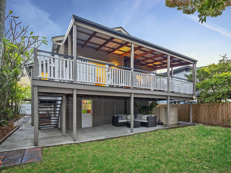 27 Livingstone Street, Yeerongpilly QLD 4105