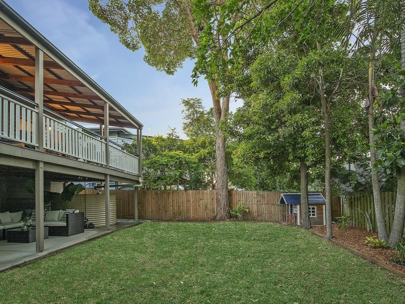 27 Livingstone Street, Yeerongpilly QLD 4105