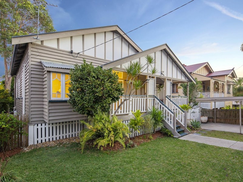 27 Livingstone Street, Yeerongpilly QLD 4105