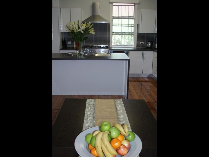 37 Caroline Street, Annerley QLD 4103