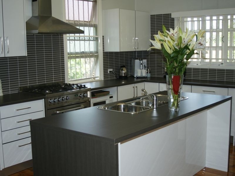 37 Caroline Street, Annerley QLD 4103