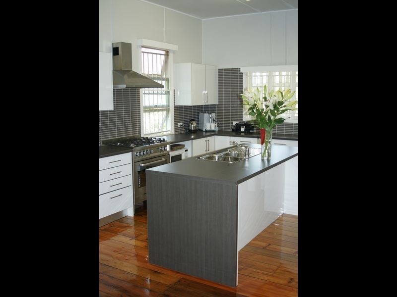 37 Caroline Street, Annerley QLD 4103