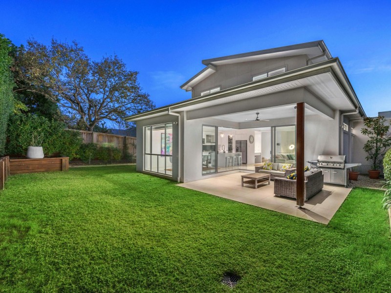 8 Orcades Road, Yeronga QLD 4104