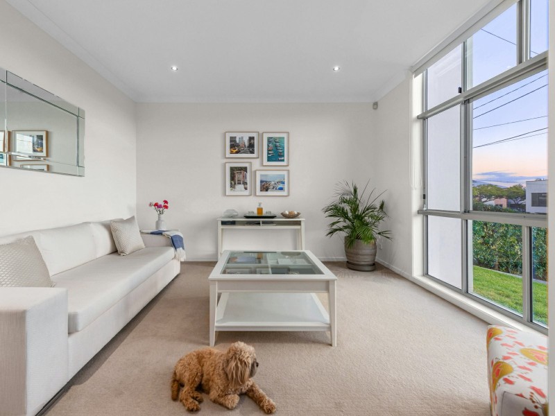 8 Orcades Road, Yeronga QLD 4104