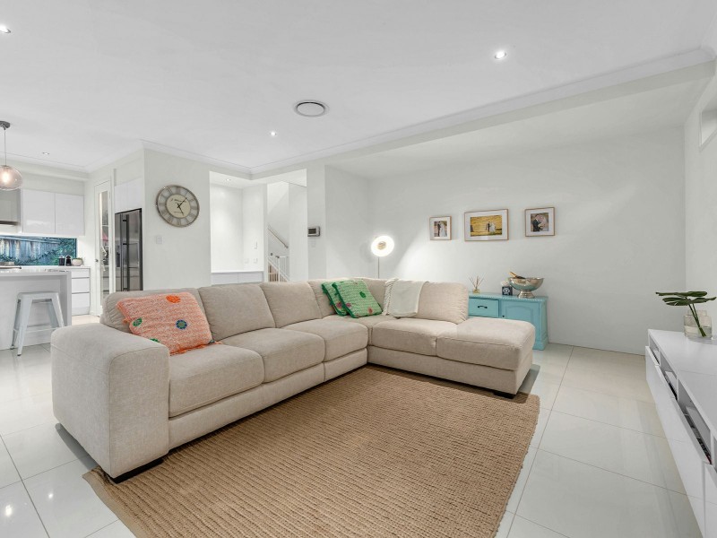 8 Orcades Road, Yeronga QLD 4104