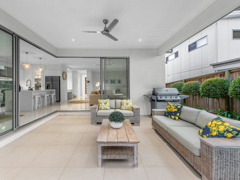 8 Orcades Road, Yeronga QLD 4104