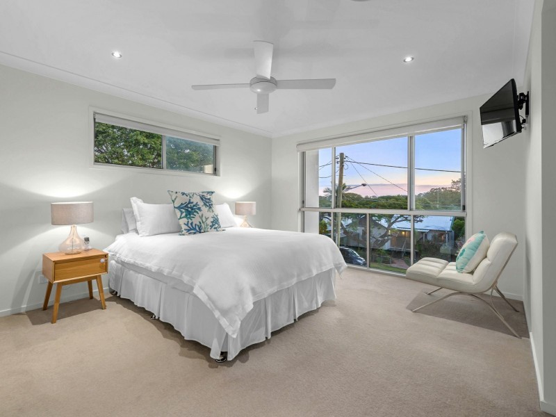 8 Orcades Road, Yeronga QLD 4104