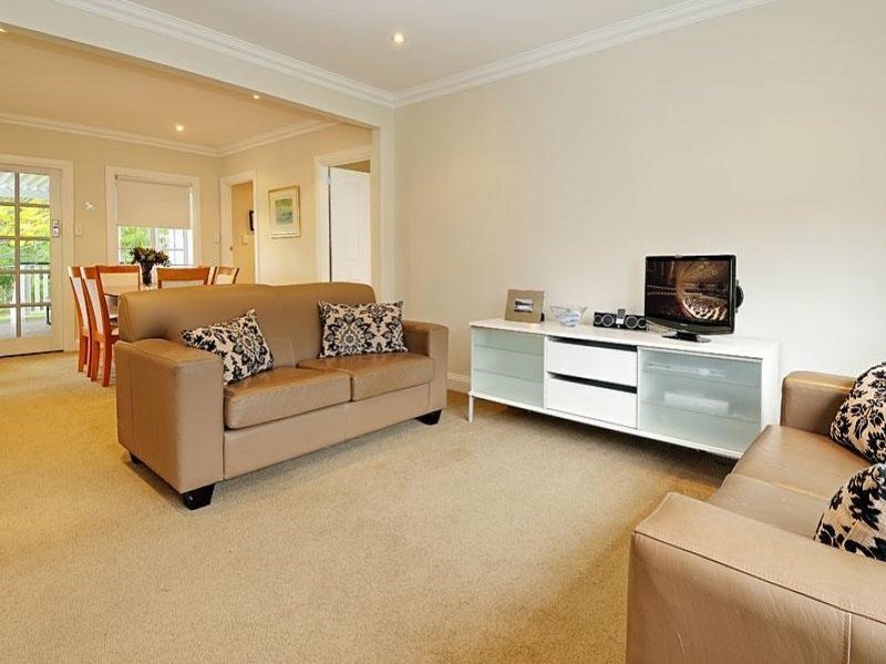 62 Price Street, Oxley QLD 4075