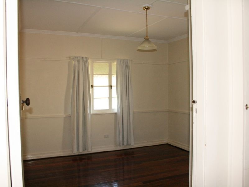 15 Weal Avenue, Tarragindi QLD 4121