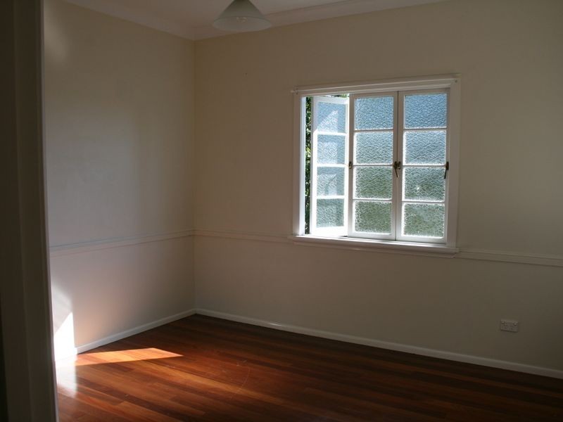 15 Weal Avenue, Tarragindi QLD 4121