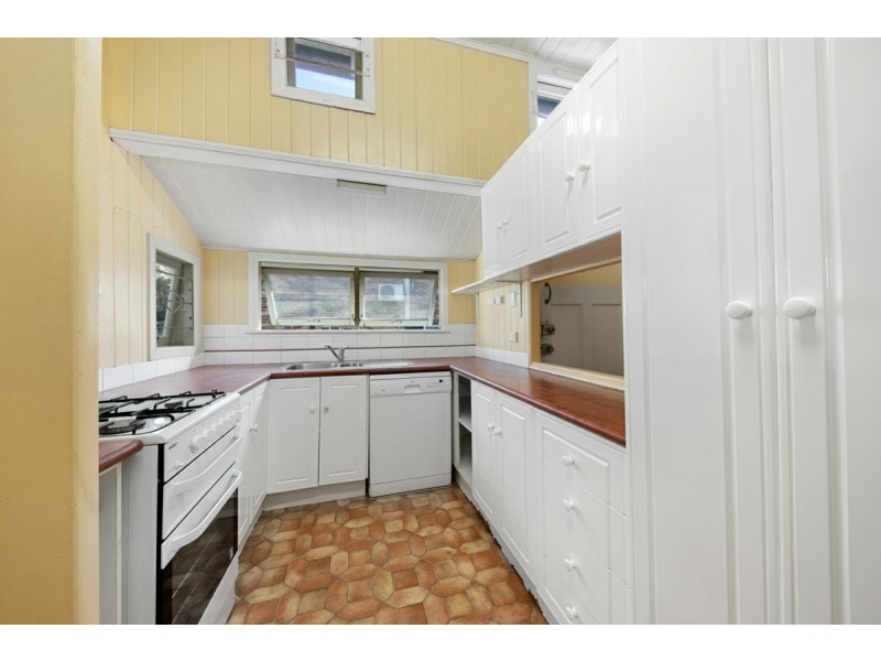 124 Waverley Street, Annerley QLD 4103