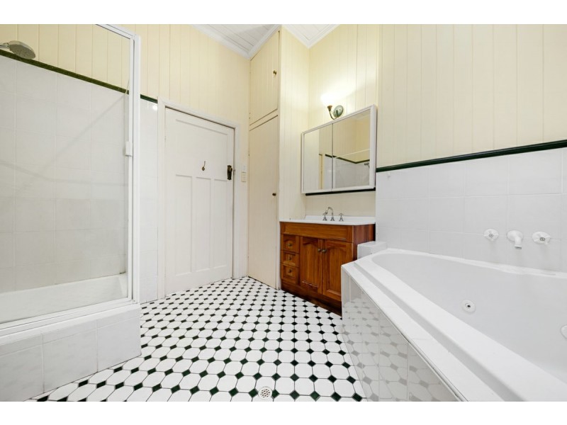 124 Waverley Street, Annerley QLD 4103