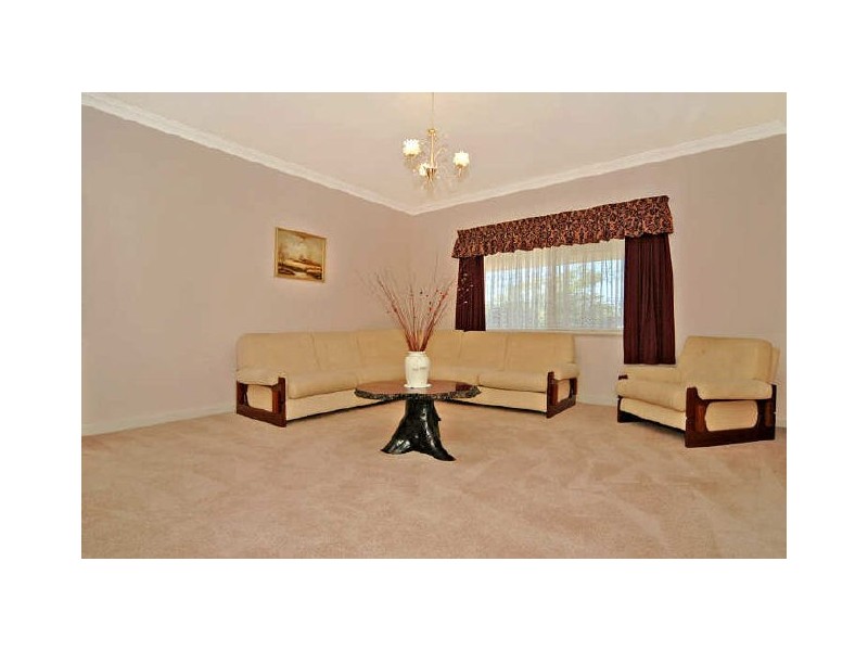 18 Horseshoe Circuit, Henley Brook WA 6055