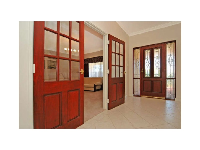 18 Horseshoe Circuit, Henley Brook WA 6055