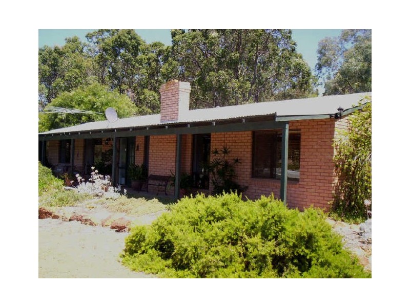 310 Houston Street, Sawyers Valley WA 6074