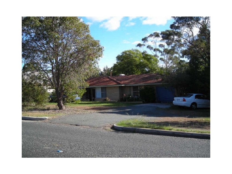 7 Mann Street, Mundaring WA 6073