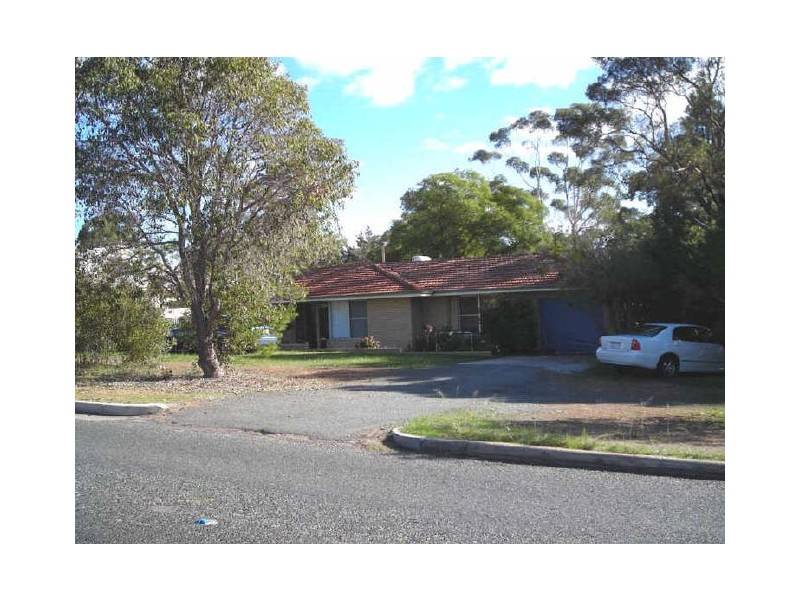 7 Mann Street, Mundaring WA 6073