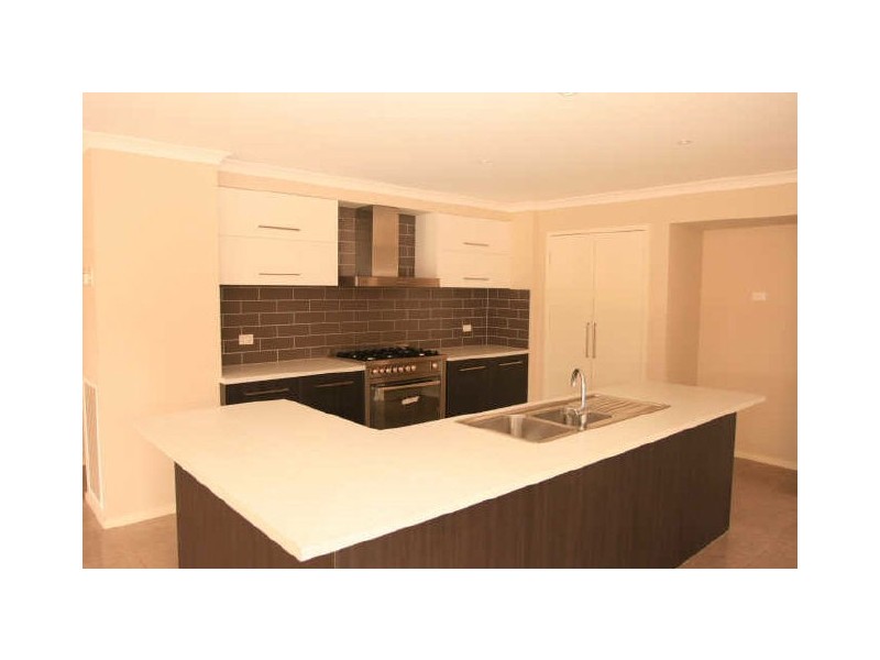 4 Cyclic Way, Tarneit VIC 3029