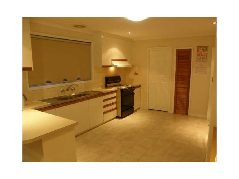 2 McIntosh Avenue, Hoppers Crossing VIC 3029