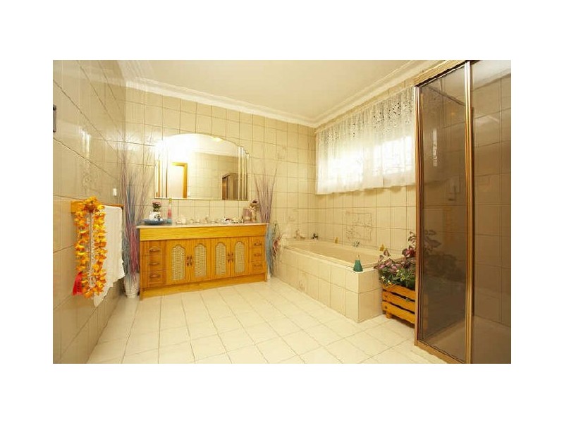 36 Powell Drive, Hoppers Crossing VIC 3029
